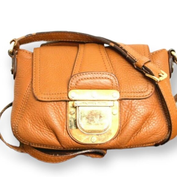 B. Makowsky TAN BROWN GENUINE LEATHER FLAP BUCKLE CROSS BODY SHOULDER BAG PURSE - Picture 1 of 11